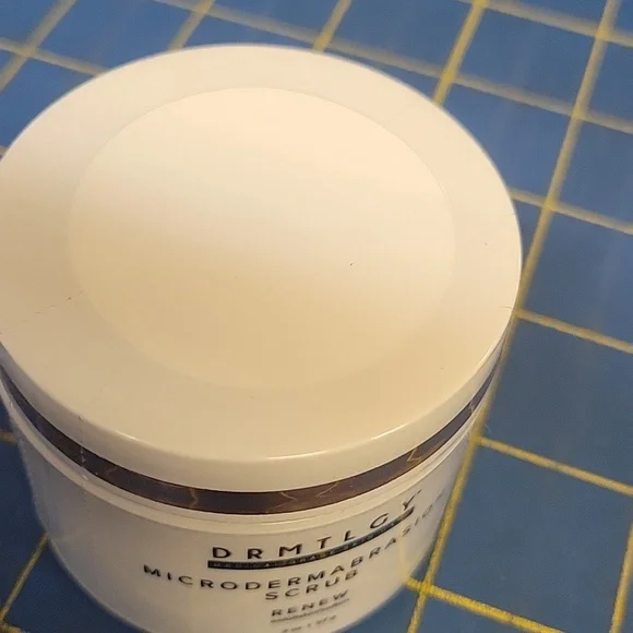 DRMTLGY Microdermabrasion Scrub Renew Exfoliate/soften 57g New Sealed Jar - Picture 5 of 5